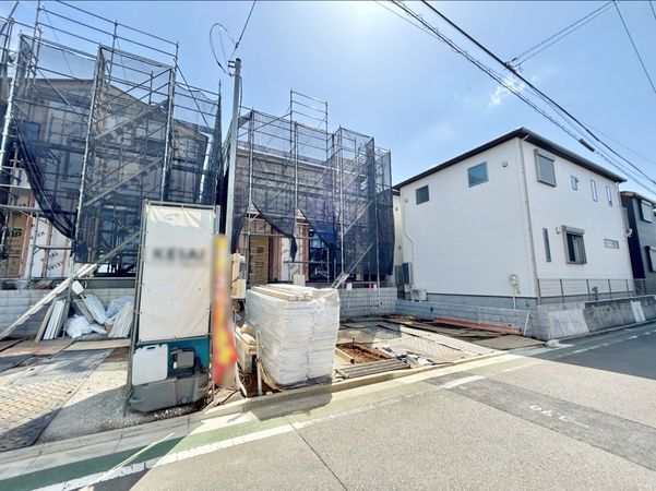 座間市緑ケ丘3丁目 新築戸建 2号棟 前面道路含む外観