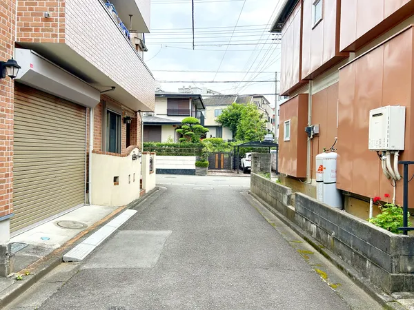 北側前面道路