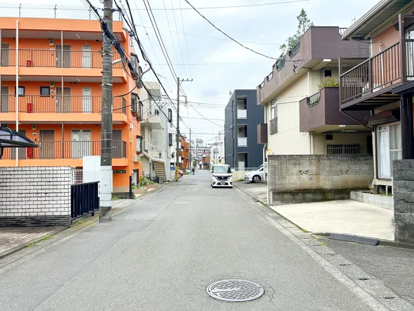 東側前面道路