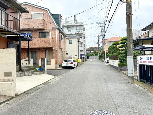 東側前面道路