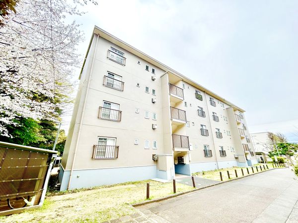 相武台団地 2110号棟 外観