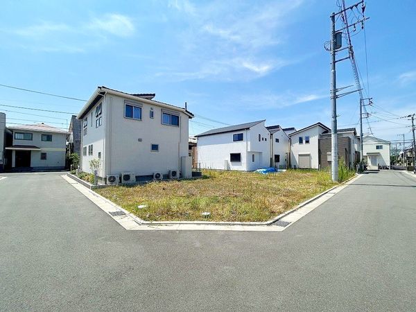 平塚市菫平 土地 30区画 前面道路含む外観 平塚市菫平 土地 30区画 前面道路含む外観