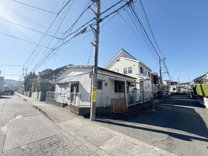 平塚市河内2丁目 土地 前面道路含む外観