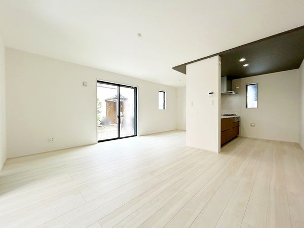 平塚市南原3丁目 新築戸建 2号棟 リビング 平塚市南原3丁目 新築戸建 2号棟 リビング