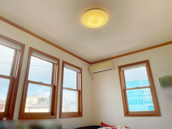 洋室約6.0帖2面採光の明るい空間