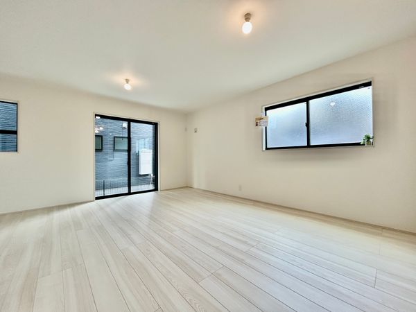 平塚市諏訪町 新築戸建 2号棟 リビング