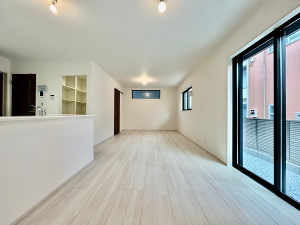 平塚市諏訪町 新築戸建 4号棟 リビング