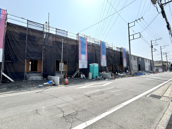 平塚市御殿4丁目 新築戸建 7号棟 前面道路含む外観 平塚市御殿4丁目 新築戸建 7号棟 前面道路含む外観