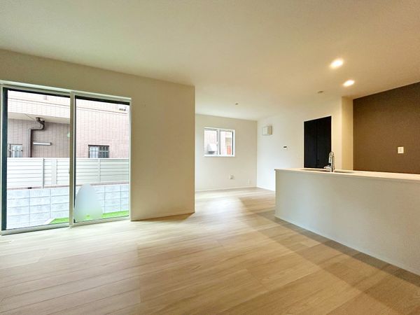 平塚市夕陽ケ丘 新築戸建 2号棟 リビング