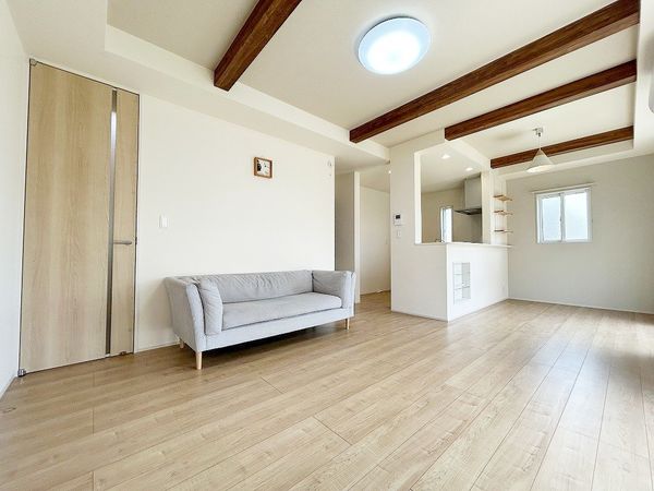 中郡大磯町西小磯 戸建 リビング