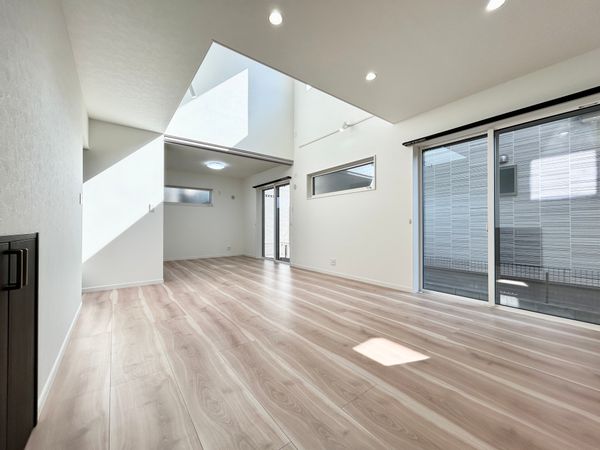 平塚市四之宮2丁目 戸建 リビング