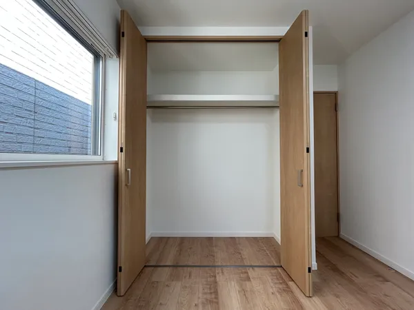 洋室　5.2帖　収納