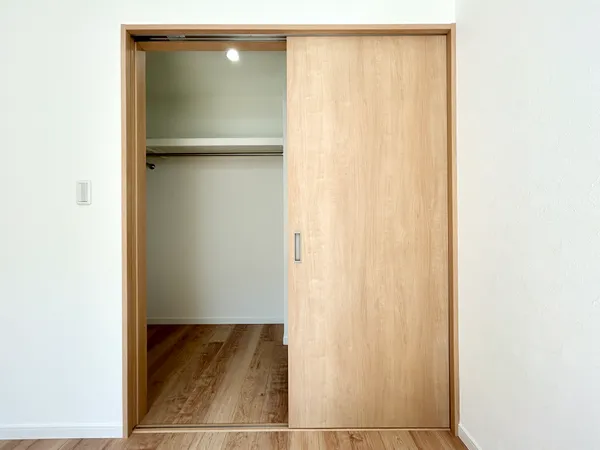 洋室　6帖　収納