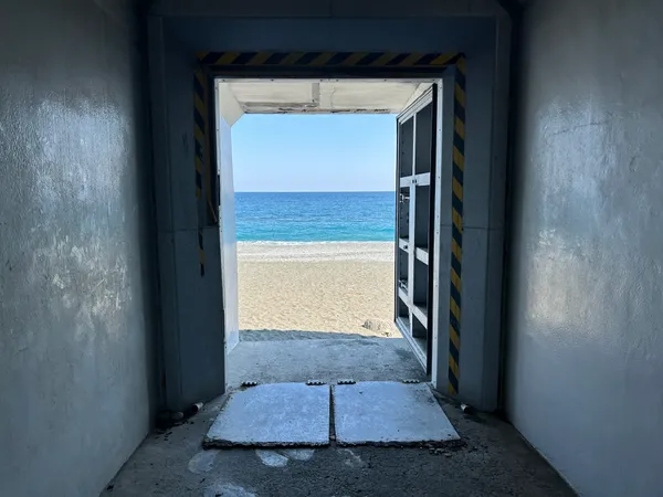 海へつながる道のり