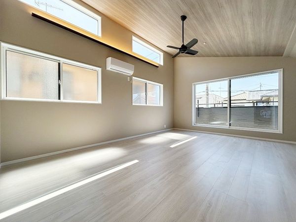 平塚市虹ケ浜 新築戸建 B号棟 リビング