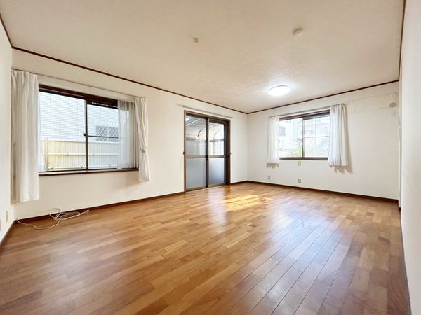 平塚市豊原町 戸建 リビング 平塚市豊原町 戸建 リビング