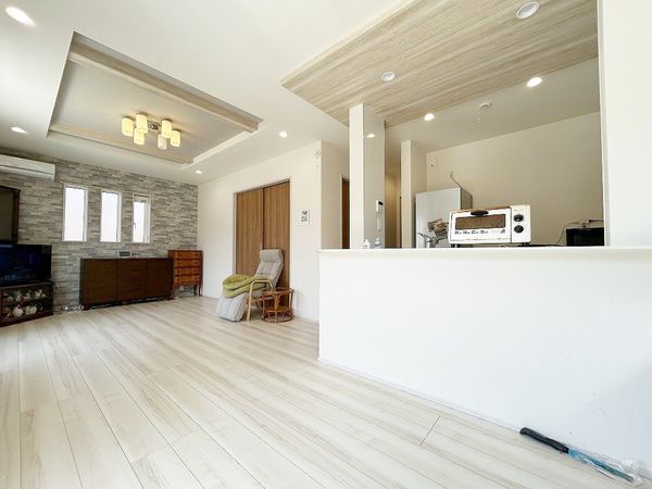 平塚市山下1丁目 戸建 リビング 平塚市山下1丁目 戸建 リビング