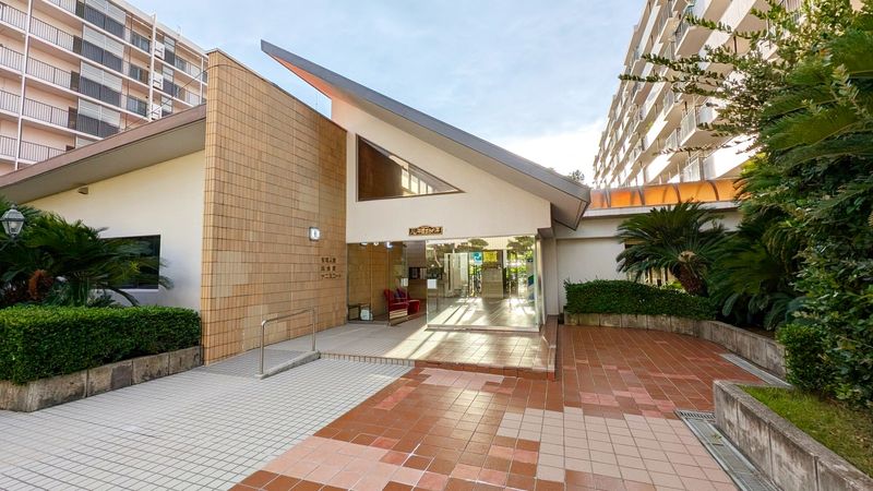 パレ平塚すみれ平 四番館 エントランス パレ平塚すみれ平 四番館 エントランス