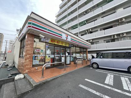 プレディアンスフォート湘南平塚リコット セブンイレブン平塚老松町店(約200m) セブンイレブン平塚老松町店(約200m)