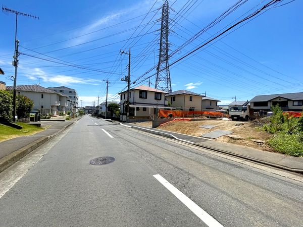伊勢原市高森6丁目 土地4区画 前面道路含む外観 伊勢原市高森6丁目 土地4区画 前面道路含む外観