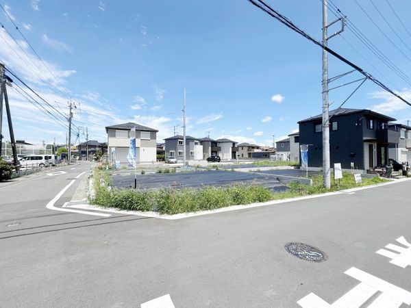 厚木市妻田東1丁目 建築条件付売地16号地 前面道路含む外観 厚木市妻田東1丁目 建築条件付売地16号地 前面道路含む外観