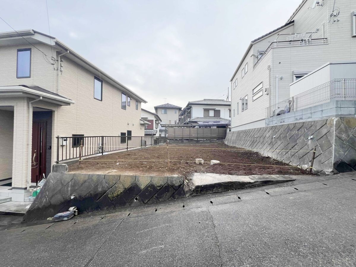 伊勢原市岡崎 土地 前面道路含む外観 前面道路含む外観