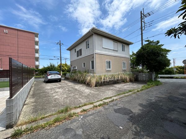 伊勢原市高森3丁目 土地 前面道路含む外観 伊勢原市高森3丁目 土地 前面道路含む外観