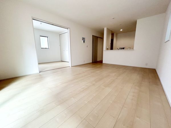厚木市妻田西3丁目 新築戸建2号棟 リビング