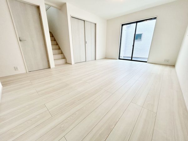 厚木市妻田西3丁目 新築戸建3号棟 リビング