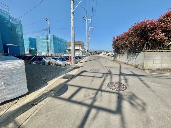 厚木市金田 新築戸建 2号棟 前面道路含む外観 厚木市金田 新築戸建 2号棟 前面道路含む外観