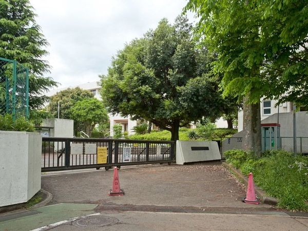 伊勢原市高森台1丁目 新築戸建2号棟 伊勢原市立緑台小学校（約520ｍ）