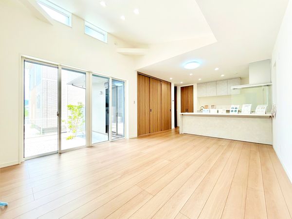 厚木市愛甲西1丁目 新築戸建 2号棟 リビング 厚木市愛甲西1丁目 新築戸建 2号棟 リビング