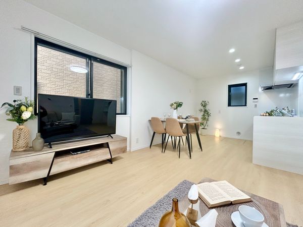 座間市広野台1丁目 戸建 リビング