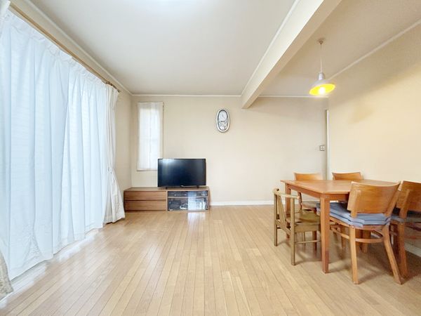 座間市南栗原1丁目 戸建 リビング 座間市南栗原1丁目 戸建 リビング