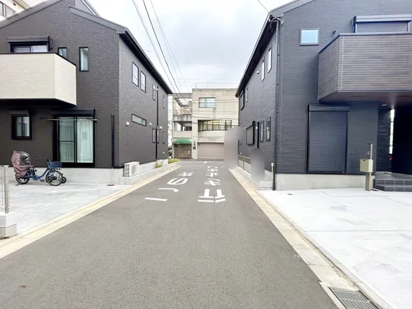 【前面道路】相鉄本線「さがみ野」駅 徒歩4分の好立地です。