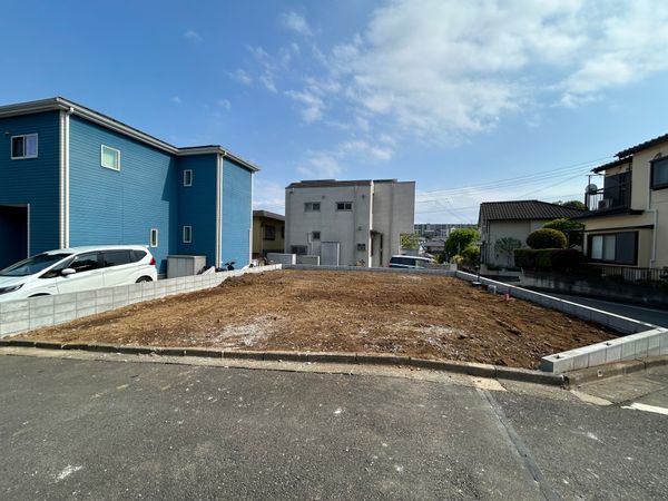 海老名市国分北3丁目 新築戸建 前面道路含む外観