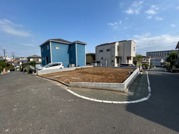 海老名市国分北3丁目 新築戸建 前面道路含む外観