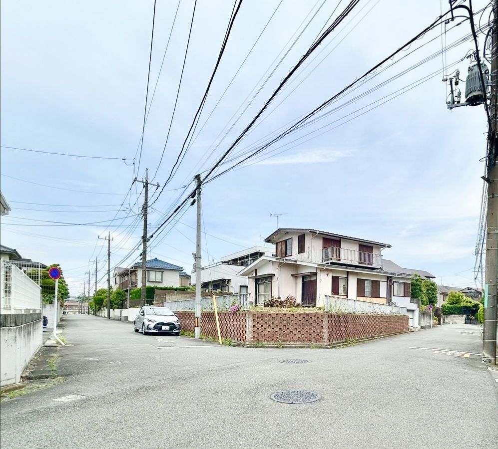 前面道路含む外観