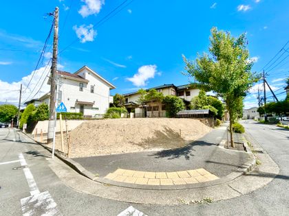 町田市成瀬台4丁目 土地 前面道路含む外観