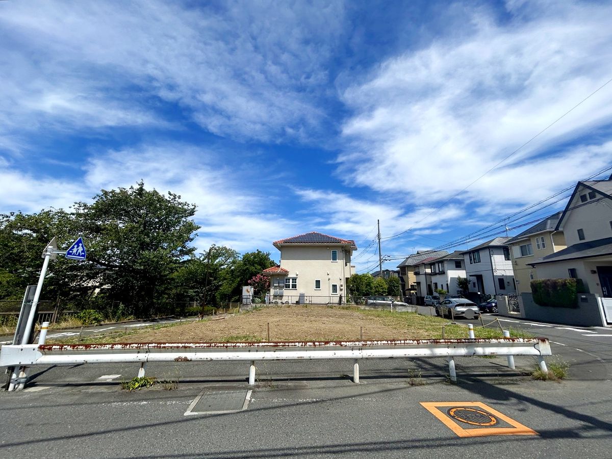 前面道路含む外観