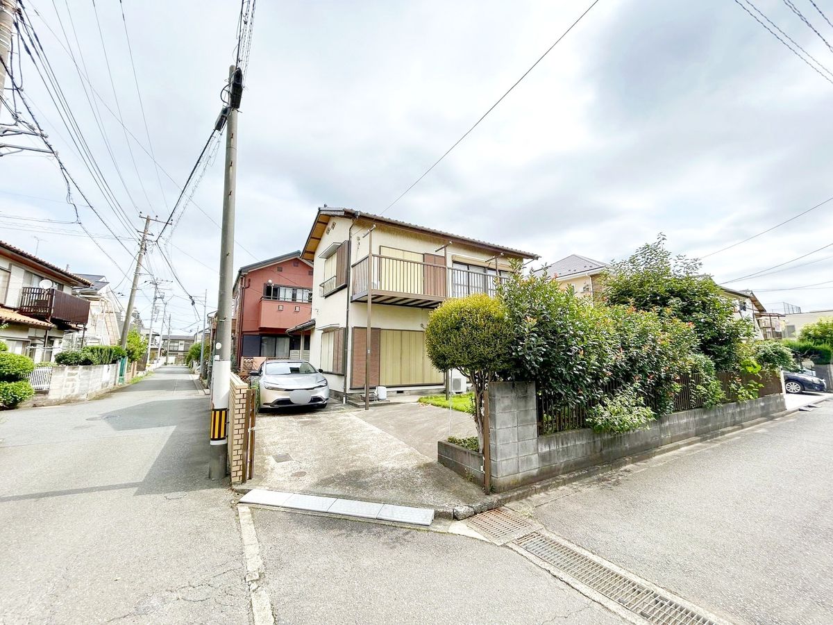 前面道路含む外観