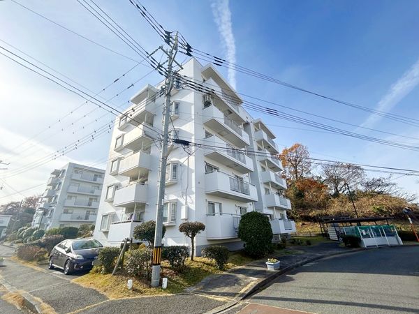 小山田桜台団地 1-75号棟 外観 小山田桜台団地 1-75号棟 外観