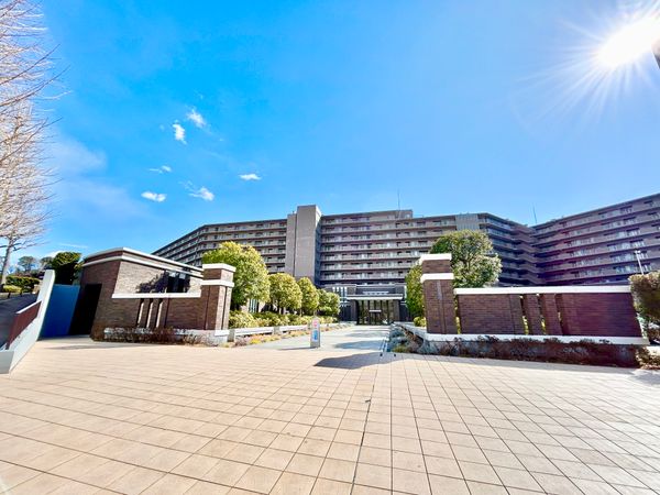 ユニヴェルシオール学園の丘 外観 ユニヴェルシオール学園の丘 外観