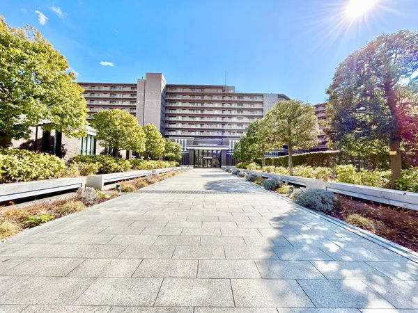 ユニヴェルシオール学園の丘 外観 ユニヴェルシオール学園の丘 外観