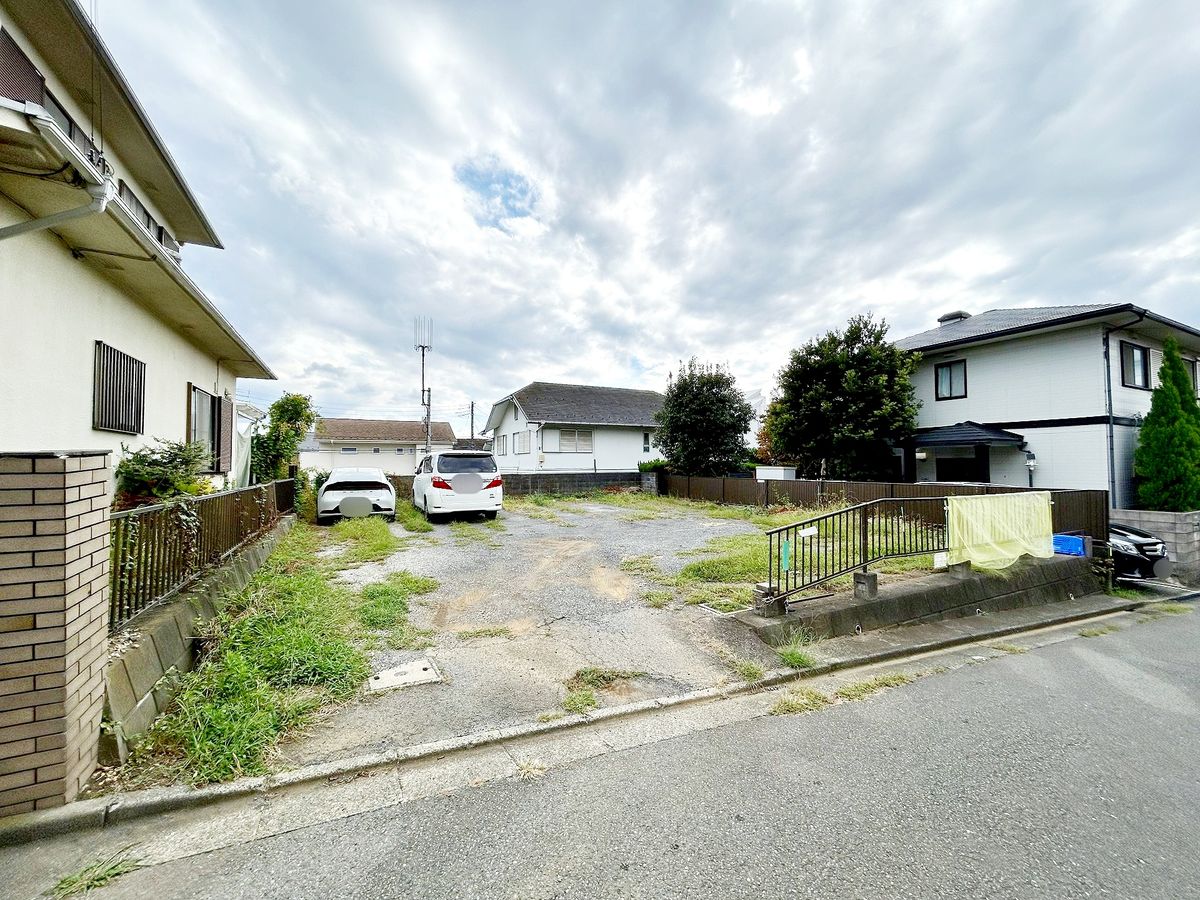 前面道路含む外観