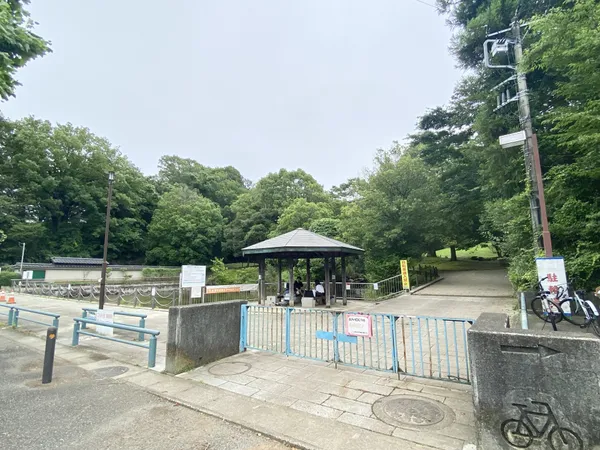徒歩3分。