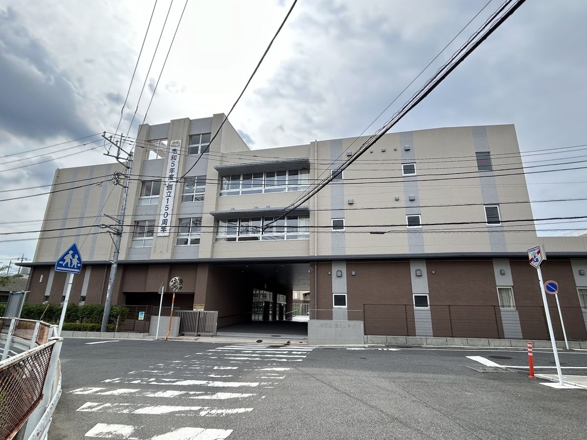 川崎市立柿生小学校（約710ｍ）