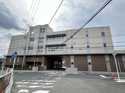 川崎市立柿生小学校（約710ｍ）