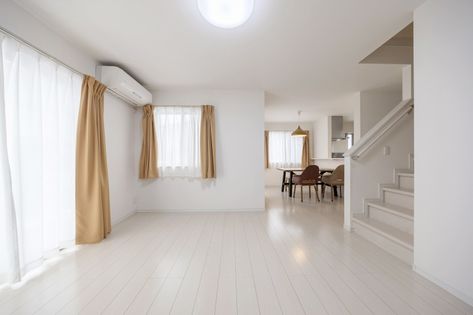 東百合丘4丁目 戸建 リビング