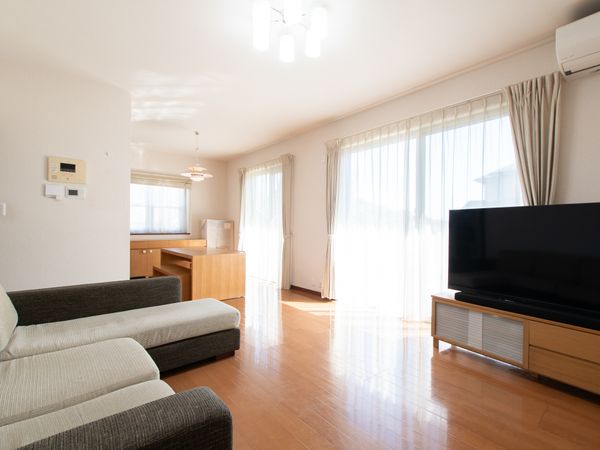 白鳥4丁目 戸建~コモドーレ白鳥~ リビング